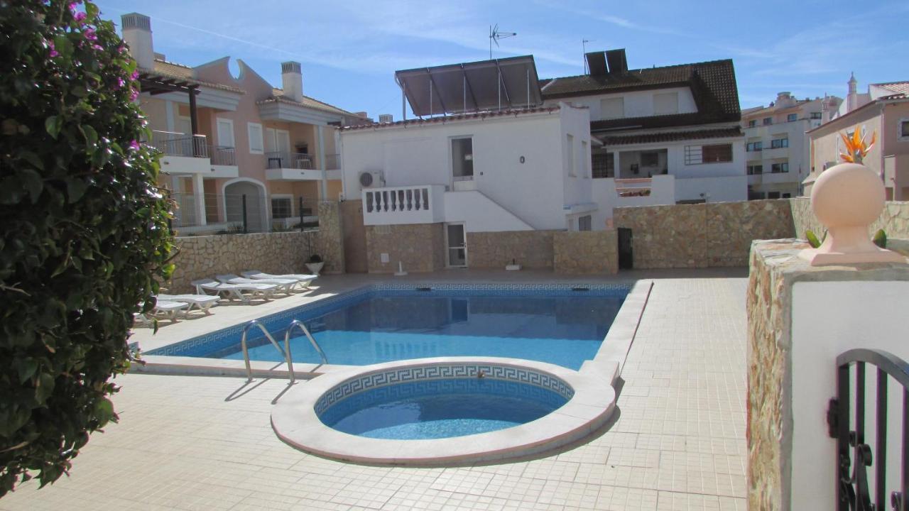 Apartamento Apartamento - 2 A 4 Pessoas- Piscina Olhos de Agua  Exterior foto